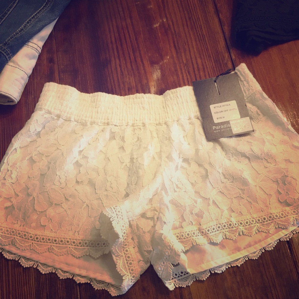 Lace white shorts with liner NWT
